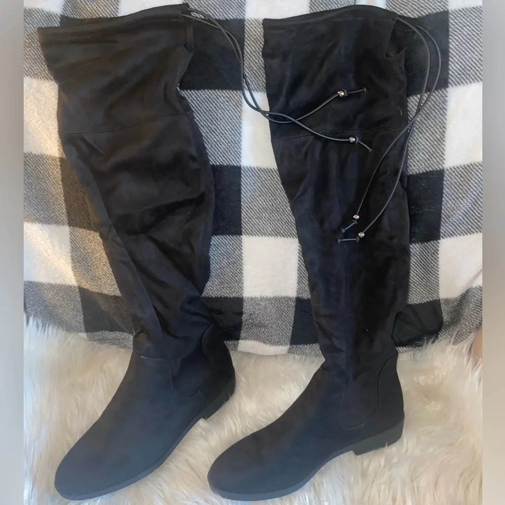 SO® English Muffin Women's Black Thigh-High Boots Tie Up Size 8 Shoes